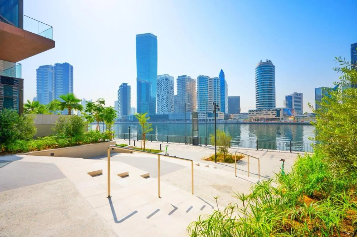 High Floor Burj And Canal View Business Bay Dubai United Arab Emirates